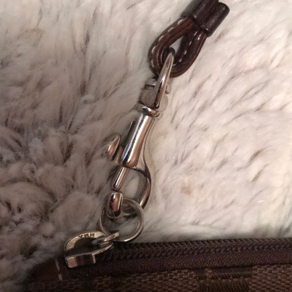 Coach wristlet - Picture 3 of 4